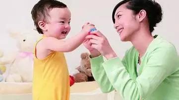 代怀代生套餐生的孩子说话晚是怎么（代怀代生套餐生的孩子说话晚是怎么回事?）