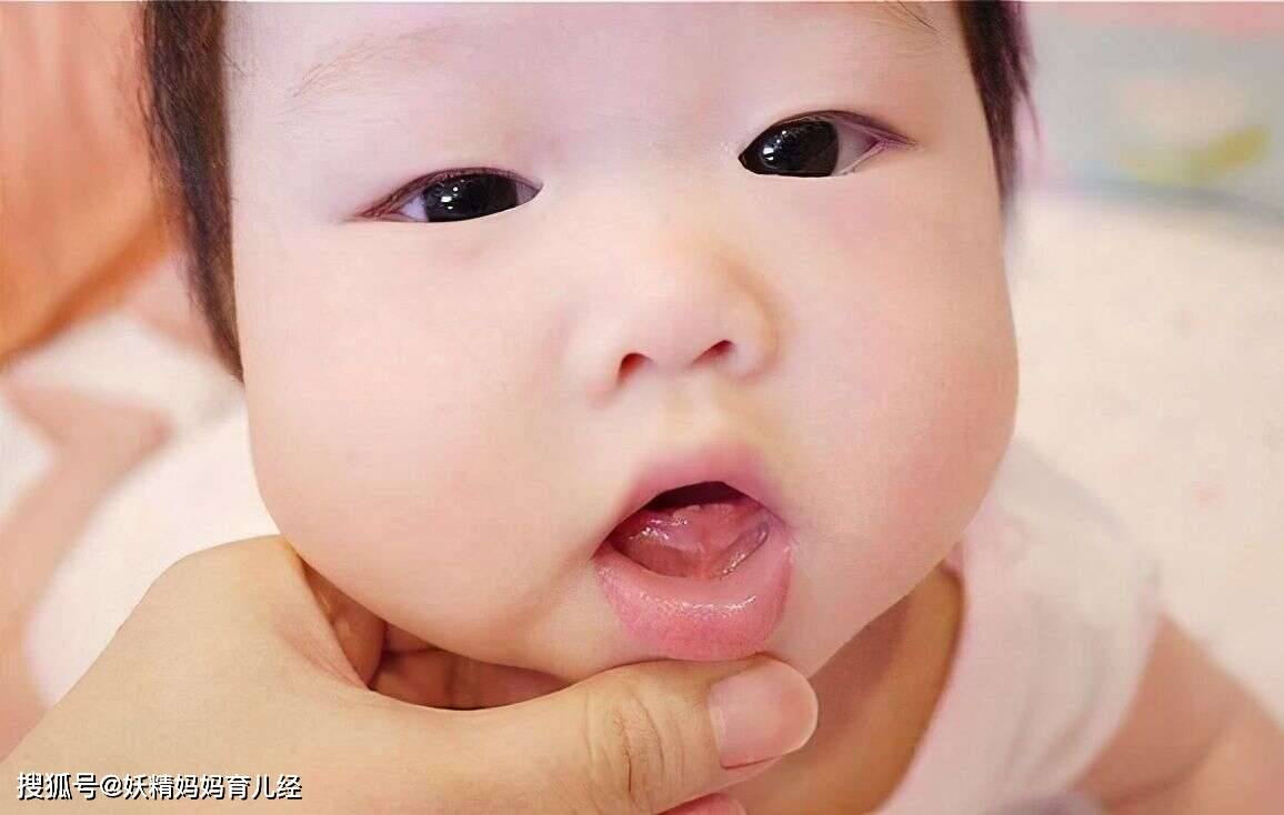 代怀代生套餐生的孩子什么时候长牙（代怀代生套餐生的孩子什么时候长牙会发烧）